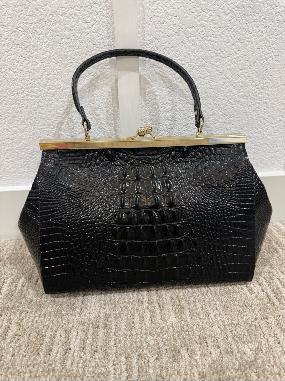 Brahmin Juliette Black Croc-Embossed Hand Bag with Gold Frame w/reg card - Picture 2 of 7